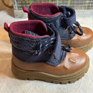 Carter’s Rain and Snow Boots. Tie and hook and loop fastener. Baby Size 5